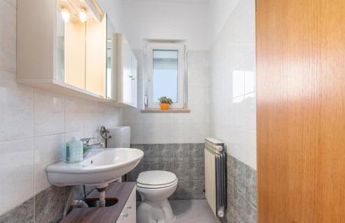 Four-Bedroom Holiday Home In Mihatovici - Foto 40