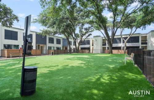 Spacious 2 Apt Combo Sleeps 12 Pool and Pets - Photo 54