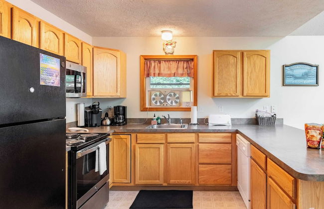 The Nest at Brier Crest by Avantstay Game Room, Expansive Deck & Fire Pit - Photo 27