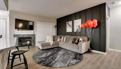 6 Mi to Vegas Strip City-View Gem with Pool Access - Foto 4