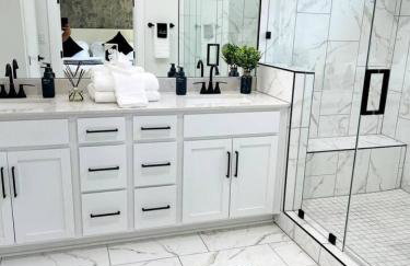 Stylish Retreat - Close to Downtown - Open Layout - Foto 5