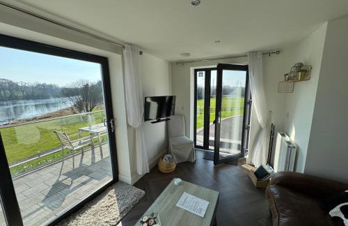 Lakeside Apartment - Photo 9