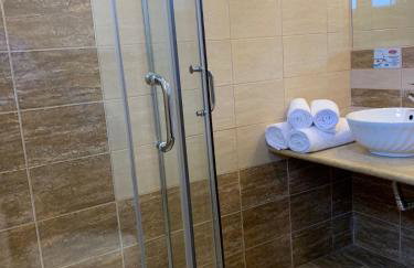 Yolanda Studios - Photo 16