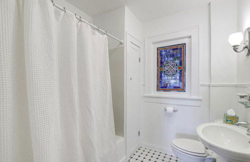 Less Than 3 Mi to Dtwn Roanoke Inviting Unit with Balcony - Foto 16