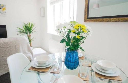 Premium Central 2 Bedroom Apartment Near Station with 2 Parking Spaces - Foto 11