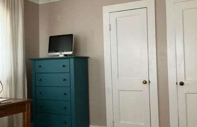 Cozy and Private Retreat - Photo 9