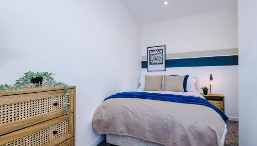 Spacious 2-Bedroom House near Wakefield Centre and Train Station with Free Parking, Ideal for Contractors & Long Stays - NordStay - Foto 4