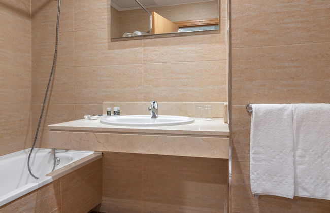 Apartahotel Exe Campus San Mamés - Photo 33