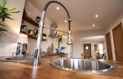 Stunning views, Hot tub, 5 mins to Chester - Photo 72