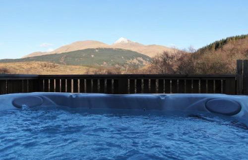 Hot tub lodge with stunning view - Foto 12