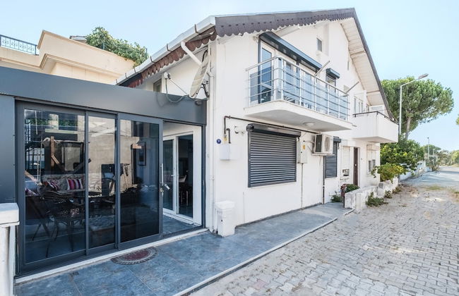 Villa With Terrace Right by the Sea in Urla - Photo 22