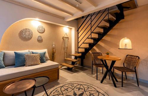 Mosaic Luxury Home - Photo 28