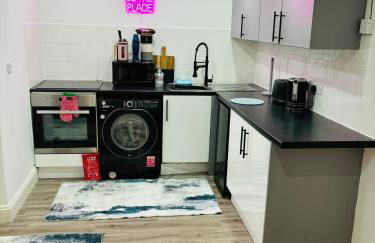 HERTFORD House with garden parking pet friendly pool room - Foto 14