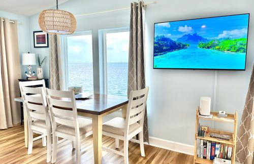 Oceanview Retreat with 60ft Seawall - Foto 2