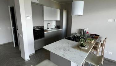 New Cozy Stay with Lakeview - Photo 5