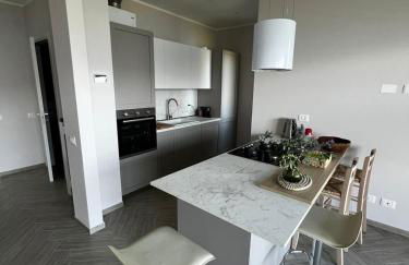 New Cozy Stay with Lakeview - Photo 5