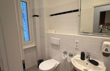 Jomi Stays - Kudamm - Foto 70