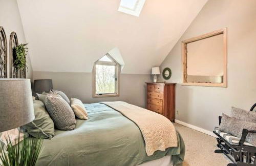 Serene Hideaway with Views, 1 Mi to Hike and Ski! - Foto 14