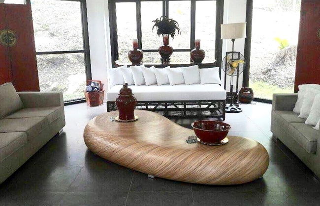 The Whitehouse by the Sea - Photo 16