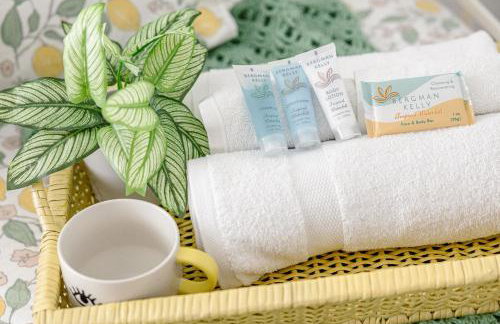 Indy Palm Pad with Patio & Tiki Bar-Mid-Century Charmer-Family Friendly - Photo 49