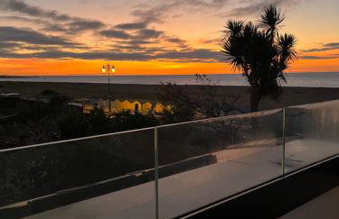 Stunning Beach House Indoor Pool - Foto 8