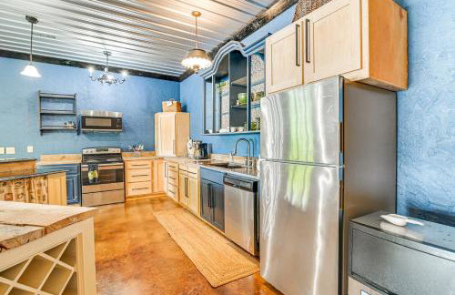 Upscale Getaway on Smith Lake with Boat Dock - Foto 25