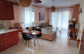 Lucy's next to sea apartment - Photo 11