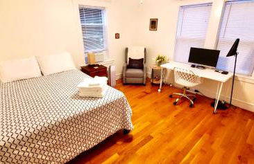 Near Train Station Gorgeous 3-Bedroom Apartment with Patios - Foto 11