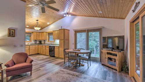 Charming Thompsonville Home with On-Site River! - Foto 4