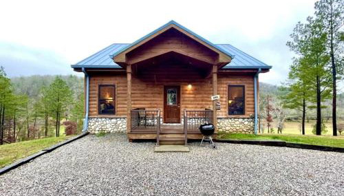 Charming, pet friendly cabin, perfect for fishing, family, hiking and R&R! 2 Bedroom Cabin by RedAwning - Foto 2