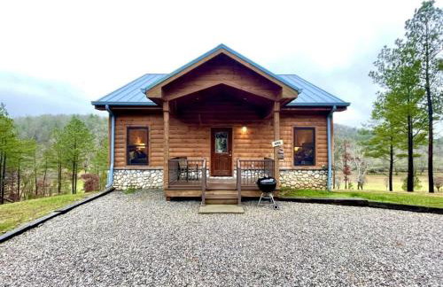 Charming, pet friendly cabin, perfect for fishing, family, hiking and R&R! 2 Bedroom Cabin by RedAwning - Foto 2