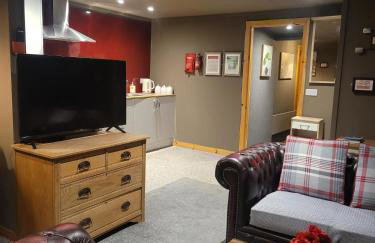 THE MOORINGS - Photo 3