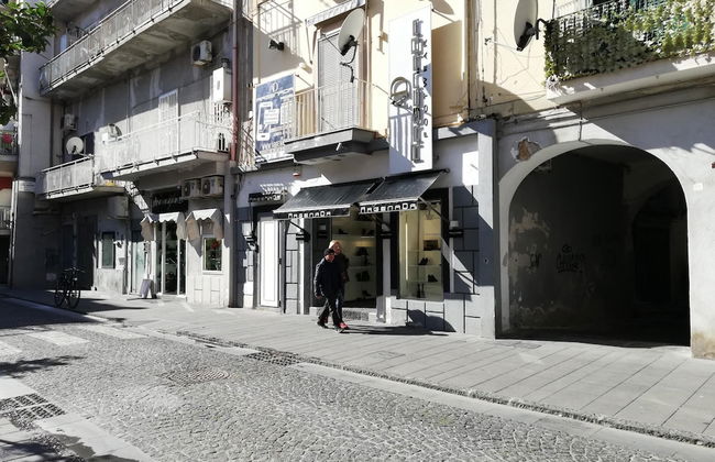 Via Merone 10 in Pozzuoli - Foto 1