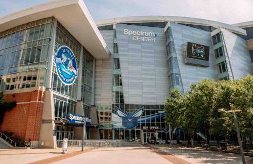 Charming 1BR Condo - Full Kitchen - Uptown Living - Foto 17