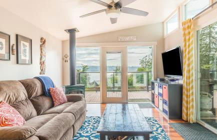 Wolf Beach Cottage by Avantstay Harbor Views - Photo 10