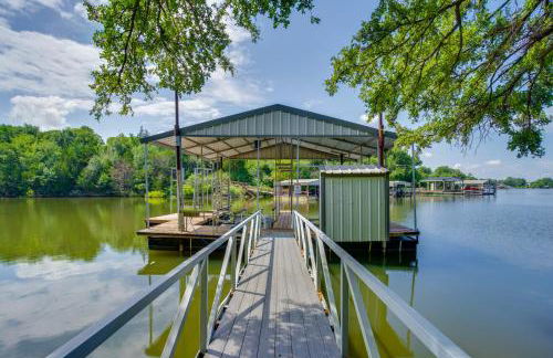 Waterfront Lake Bridgeport Home with Private Dock - Photo 2