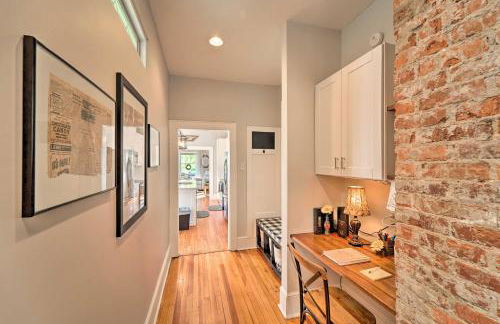 Modern, Sun-Lit Retreat with Fire Pit and Yard! - Foto 14