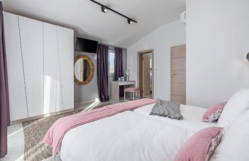 Amazing Home In Mihatovici - Foto 18