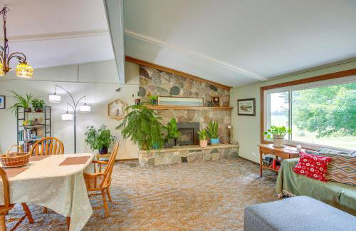 8 Mi to Crystal Mountain: Peaceful Up North Home - Foto 1