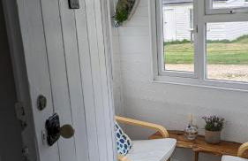 Rosy's Retreat-Cosy Beach Chalet Escape in Bacton Norfolk - Foto 3