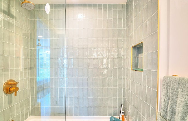 Apartment in New Luxury Condo in Downtown - Photo 43