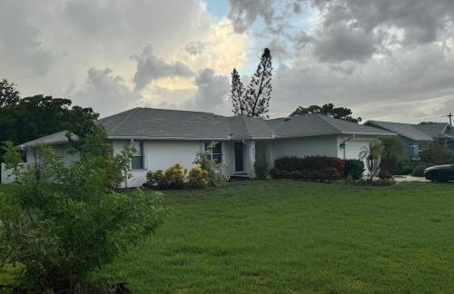 Charming 3bed 2bath Palmetto Pool Home - Photo 9