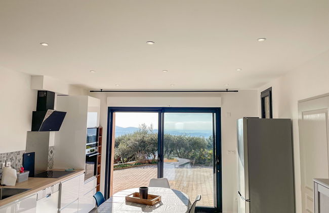 4 bedroom House in La Valette-du-Var with private pool and garden - Photo 27