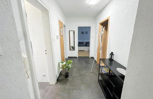 ALFA Apartment Stuttgart Mitte 2 Zimmer City-Lage Berliner Platz Balkon Netflix Küche WM l 2BR 5 Beds 6 People l Fully equipped Kitchen & Bathroom - Photo 26