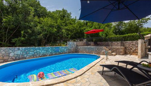Apartment With A Private Swimming Pool, Garden & BBQ - Photo 3