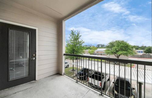 Lux Resort-Style Pool, Gym, Parking Near Houston - Foto 18