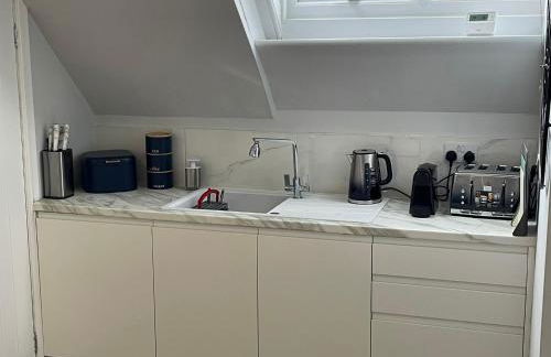 Ideal Contractor Business & Family Friendly 2-Bed Apartment Quiet & Spotless with Fast WiFi Large Screen Smart TV - Foto 11