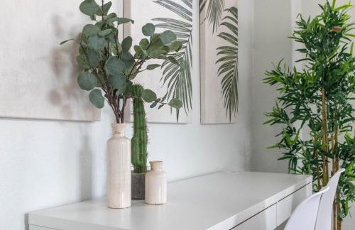 Elite 4BR 2BA Holiday Home with Hot Tub, Pool, and BBQ - Foto 16