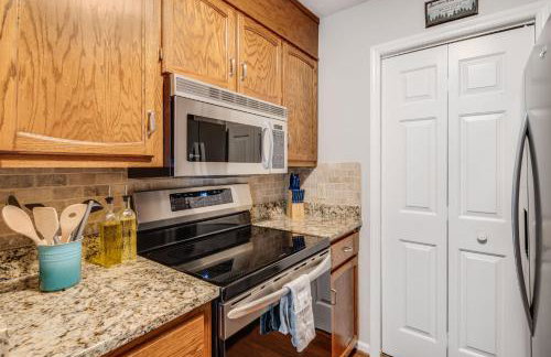 Brook Haven Condo - Downtown Blowing Rock Ground Floor Fully Stocked with 2 King Beds - Foto 14