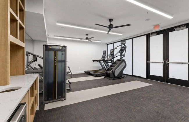 Top Floor 2BR King Beds Suite 8 Min to Downtown - Foto 4